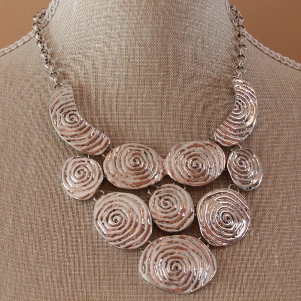 Acarcia necklace