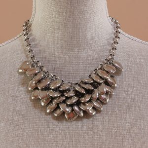 Chunky cluster heart necklace