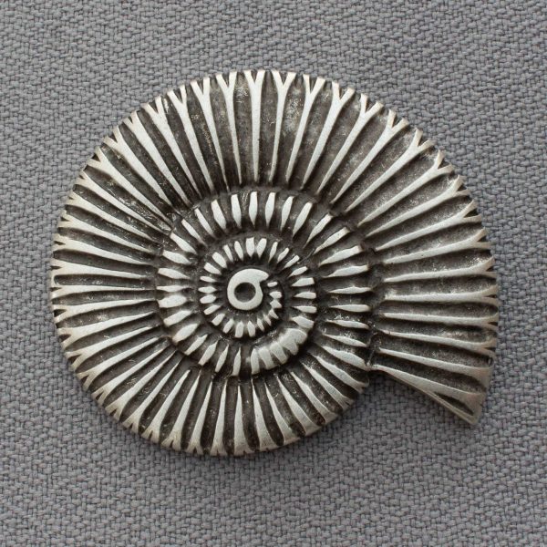 Pippa brooch